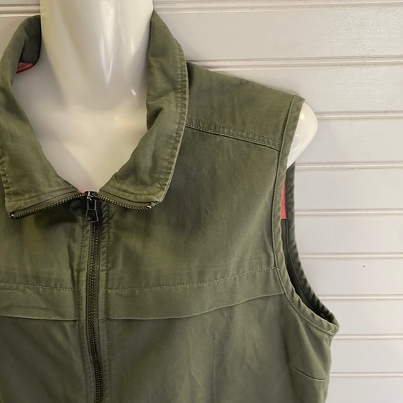 Columbia Army Green Vest - Picture 6 of 16